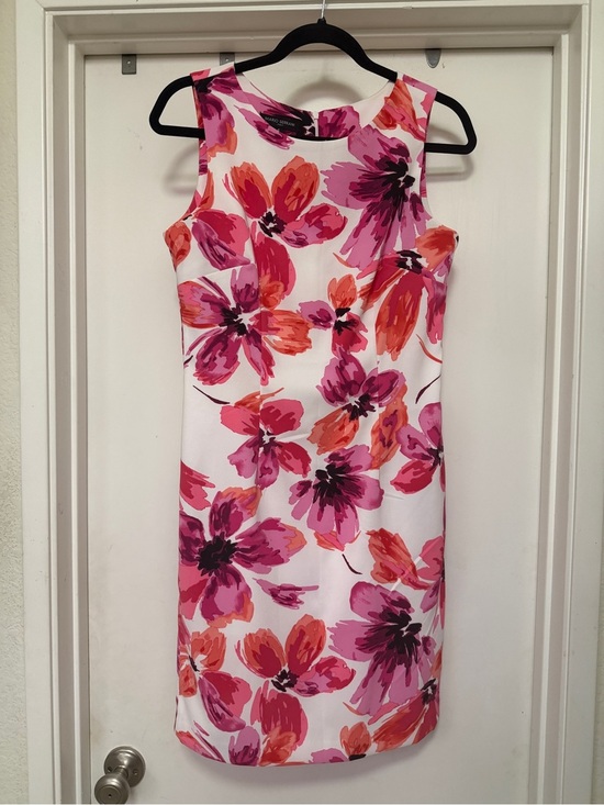 Mario Serrani Dresses & Skirts - Mario Serrano floral shift dress - pink/white size 6